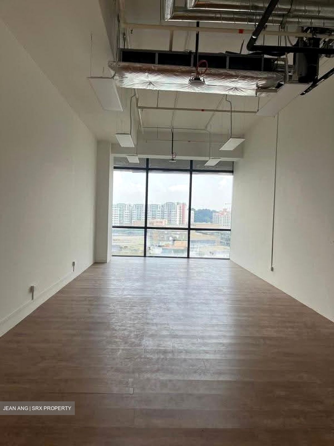 Woods Square (D25), Office #613754721